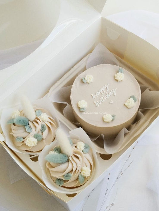 Baby Castings, Paw Castings, Belly Casting, Hand and feet castings, Bereavement Castings, Family Casting, Group Casting, Wedding castings, Cakes, cupcakes